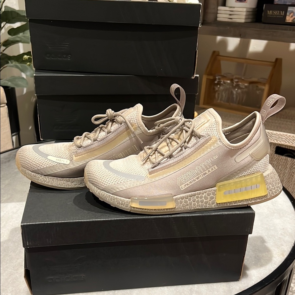 Adidas NMD R1 Spectoo Sneakers